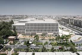 محل تجاري 119 متر + 187 مساحة خارجية في ميفيدا