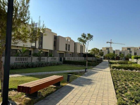 توين هاوس 315 متر جاهز للاستلام  للبيع في البروج