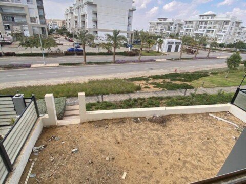 شقة بجاردن خاصة علي اللاجون هايد بارك التجمع