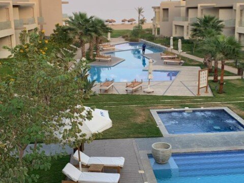 شالية استلام فوري مفروش بالكامل في السخنة