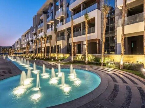 شقة تشطيب كامل بالتكيفات بجاردن للبيع في لافيستا