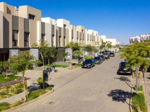تاون هاوس 350 مترمتشطب بالكامل  للبيع في البروج